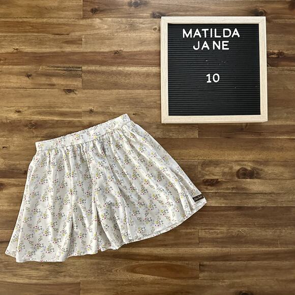 NEW Matilda Jane Hello Lovely! Flouncy White Floral Rayon Spring Shorts Teen 10 - Picture 1 of 7
